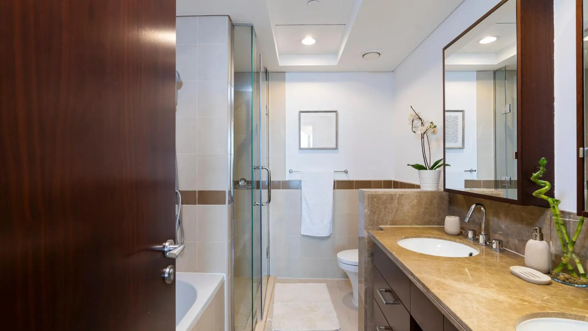 Apartment Prestige Living 2Br With Full Burj Khalifa And Fountain View By Auberge Dubai